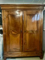 LAST OFFER: Wunderschöner antiker Schrank, Nussbaum massiv