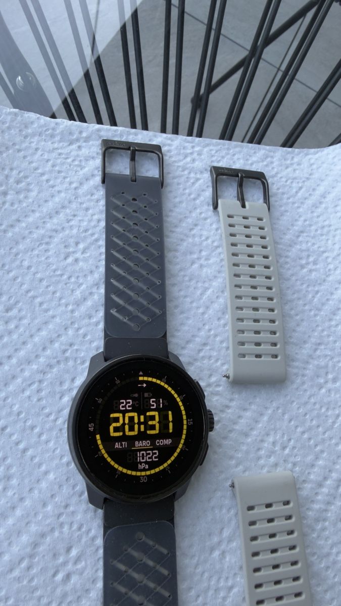 Suunto Smartwatch: Suunto Race S Titanium Graphite grau – Usato da Saillon venduto da Roduitpa 4