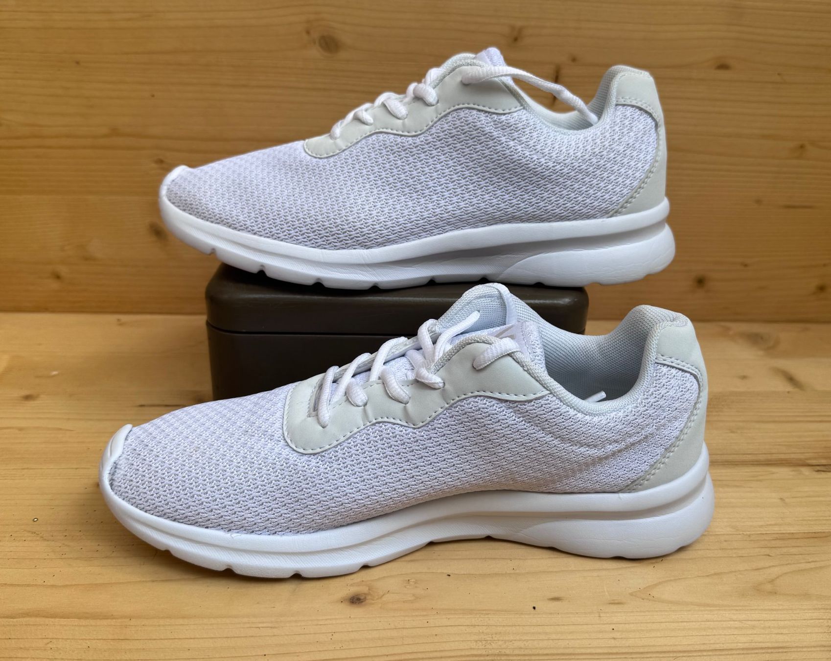 Scarpe da uomo: VTY Sneakers pointure 41, blanches – Usato da Gland venduto da Rwdd 1