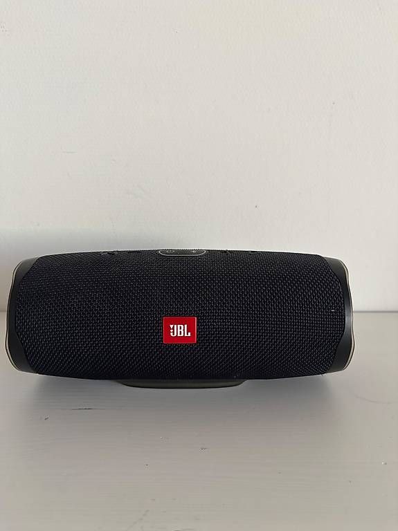 Haut-parleurs: JBL Charge 4 Bluetooth-Lautsprecher  Schwarz – D'occasion à Winterthur par Bruce_Wayne_22 3