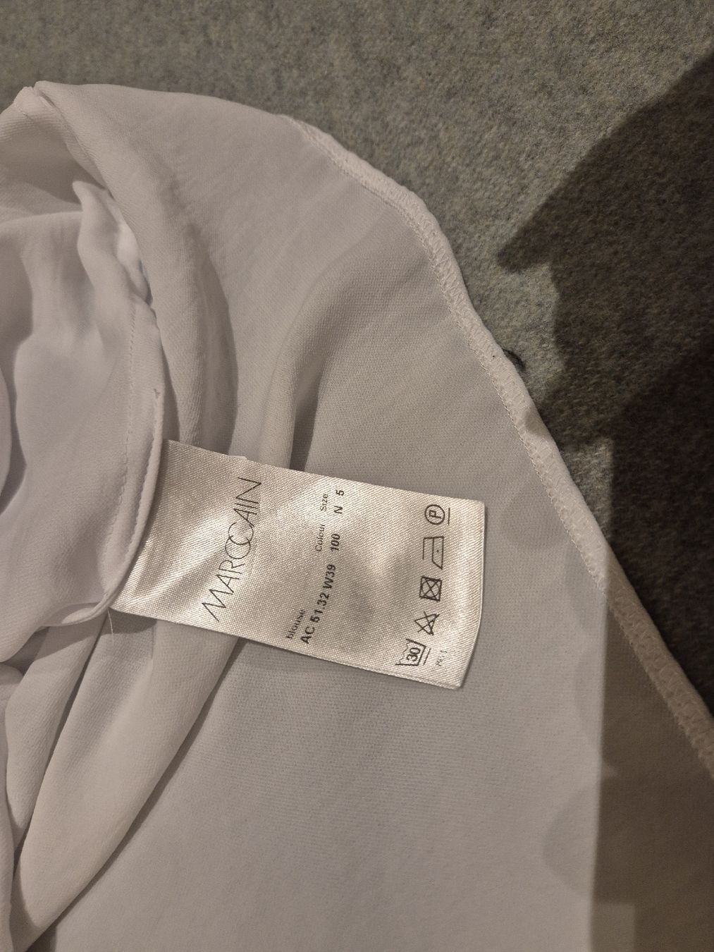Marc Cain Camicette: Marc Cain elegante Bluse, Weiss, Gr. N5,  Top! – Nuovo (secondo la descrizione) da Herrliberg venduto da SELENONAUTKA 4