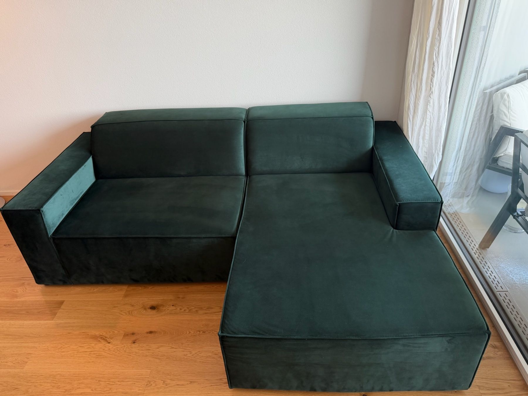 Sofas: 3-Sitzer Design Ecksofa von Micadoni - Samtbezug Smaragdgrün – Gebraucht aus Horgen von bie_7tpf 1