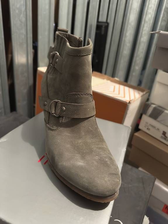 Esprit Scarpe da donna: Ankle Boots hellgrün/beige, 40 – Usato da Basel venduto da swEEty0571 1