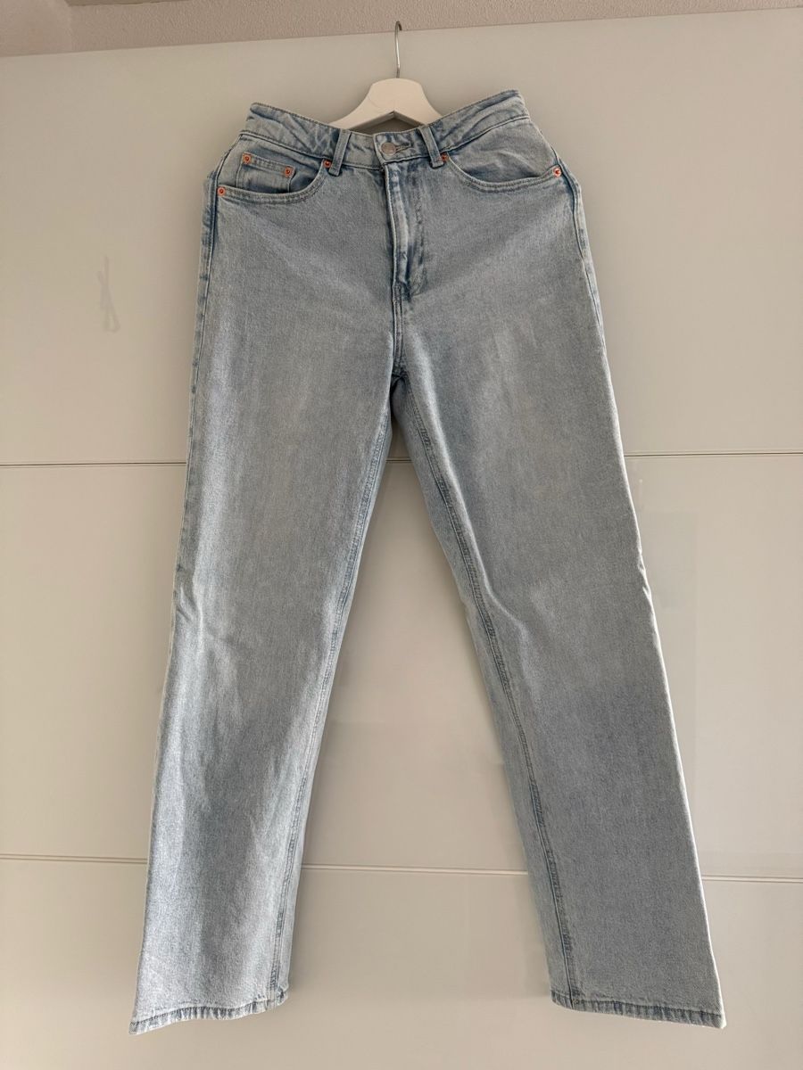 Jeans: Hellblaue Jeans – Usato da Birmenstorf AG venduto da las.e