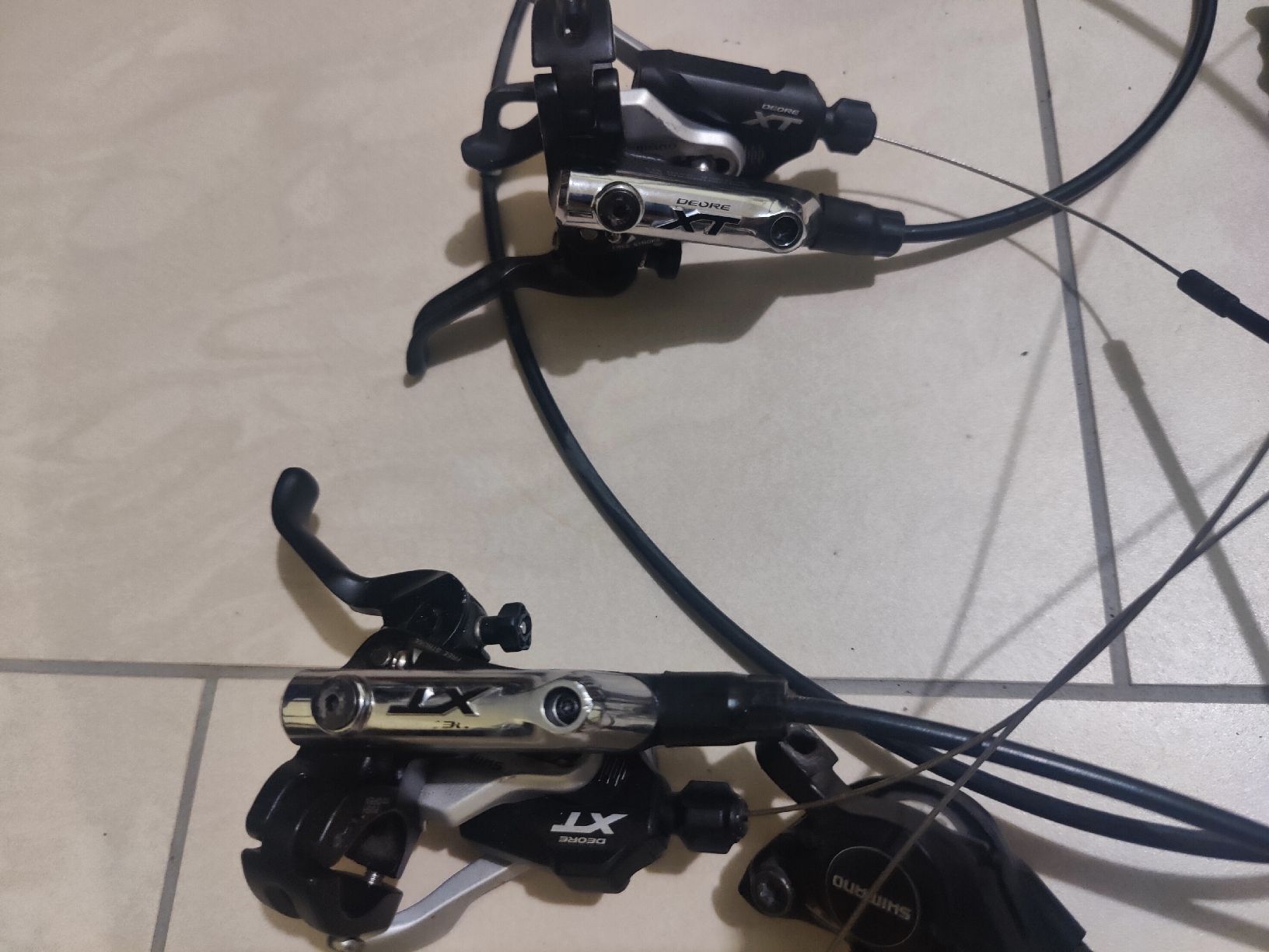 Shimano Pièces détachées: Shimano XT Antrieb und Bremsen  – D'occasion à Balsthal par 20122017 1