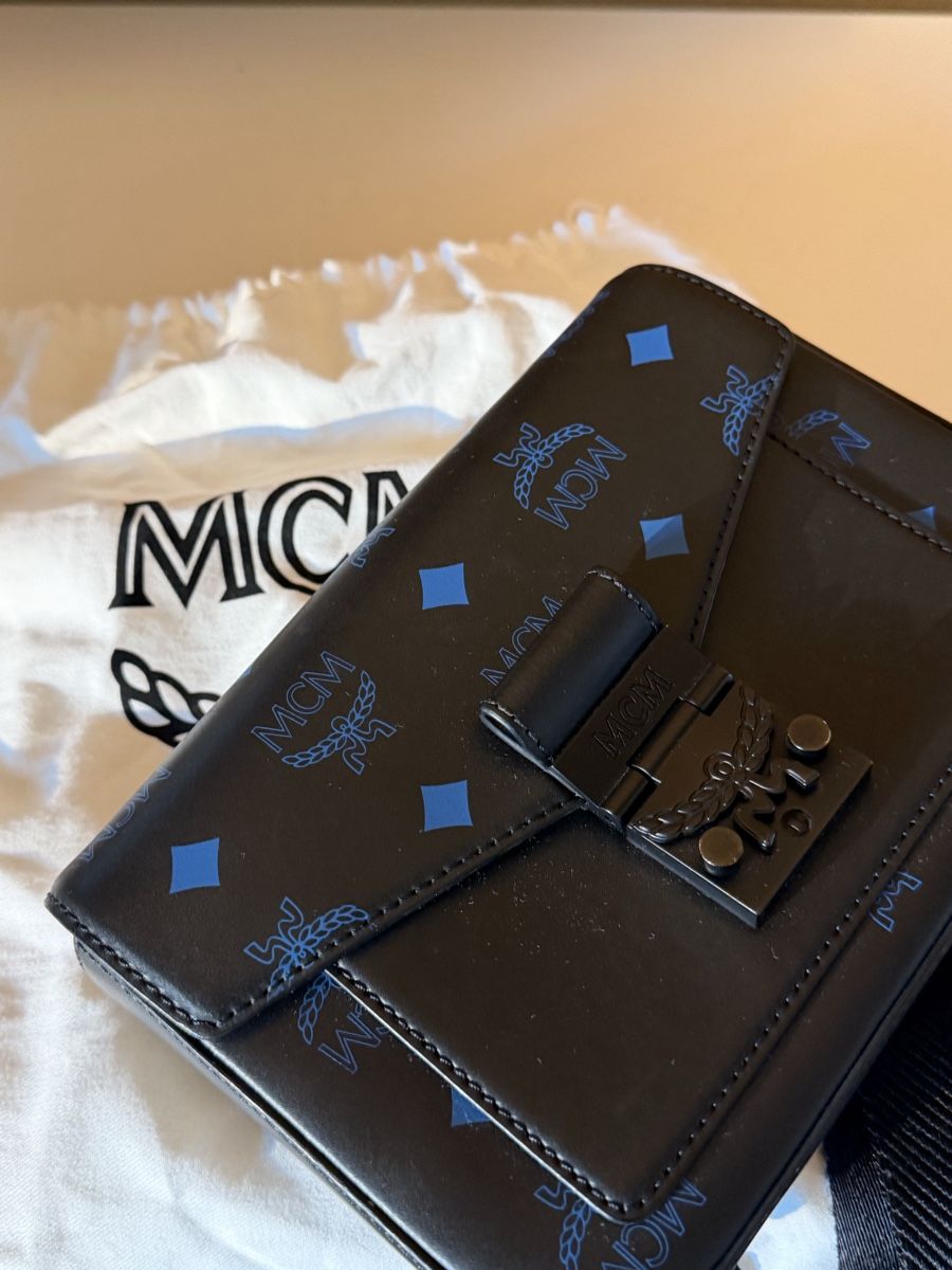 Mcm Borse: MCM Belt Bag Black Monogram Blue Used – Nuovo (secondo la descrizione) da Therwil venduto da nicrichab 1