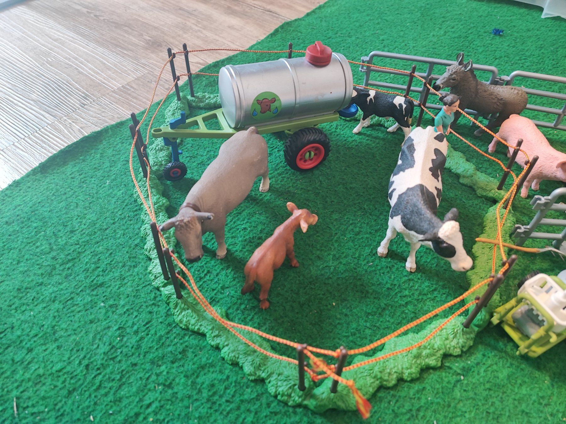 Giocattoli: Schleich Farm inkl.melkstation – Usato da Beinwil am See venduto da limaalpha1986 1