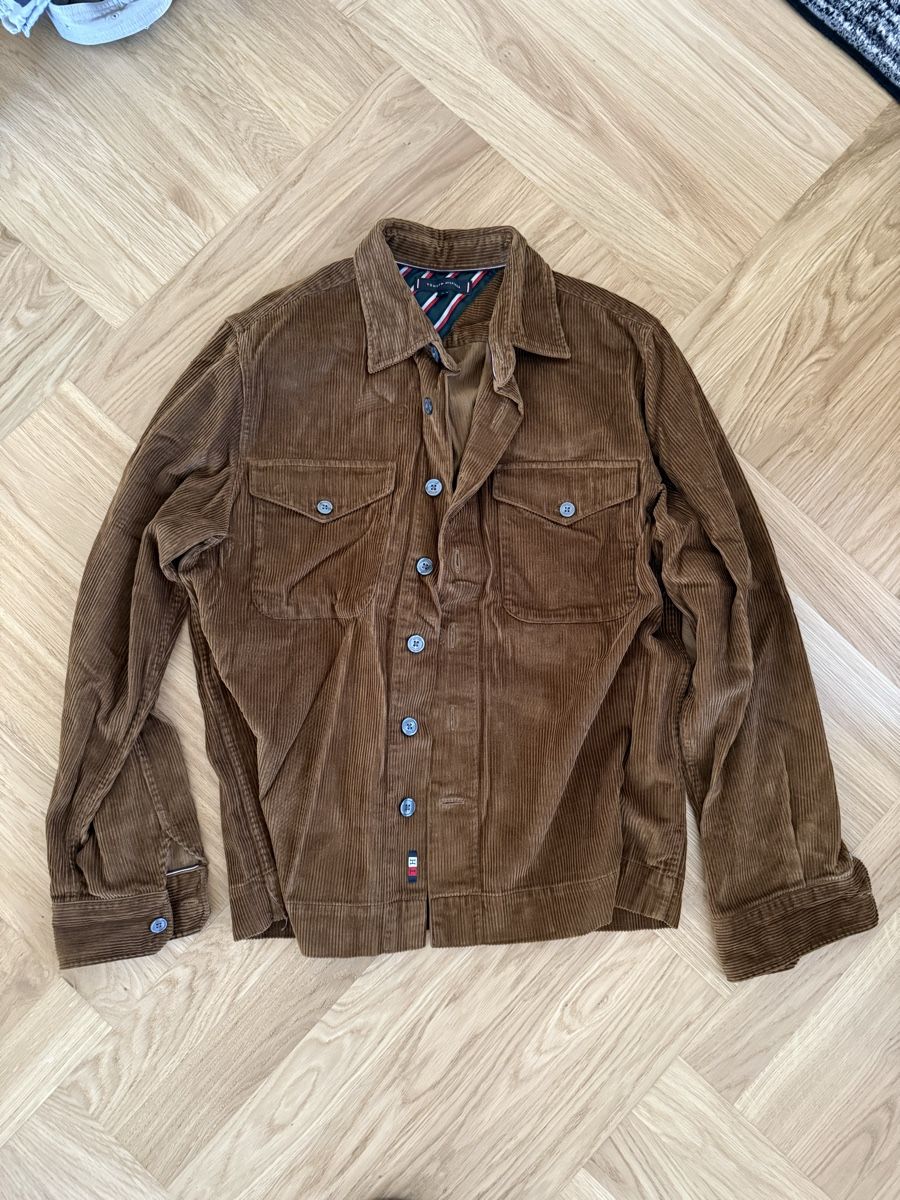 Tommy Hilfiger Giacche: Tommy Hilfiger Corduroy Jacket - Fall essential - Men's Size – Usato da Zürich venduto da max_9ym2