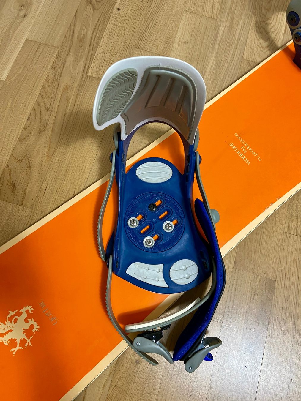 Board: Snowboard "Gothic" mit Salomon-Bindung – Usato da Herisau venduto da Sterod 4