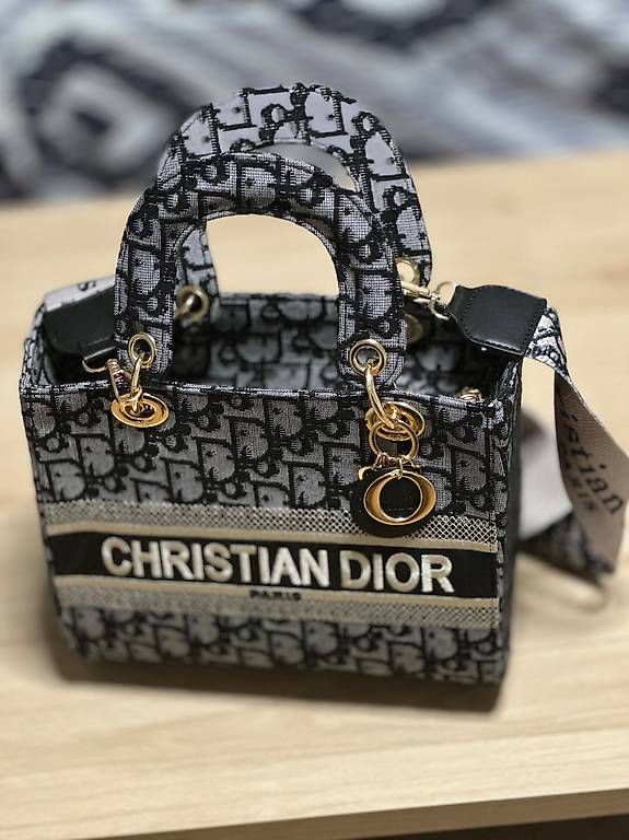 Dior Sacs femmes: Minitäsche Chr Dior REP – Neuf (Voir description) à Balsthal par dyl_5pyf