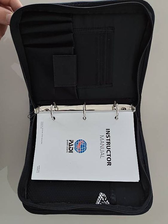 PADI Instructor Manual with Binder EN (Gebraucht) in Morschach für CHF ...