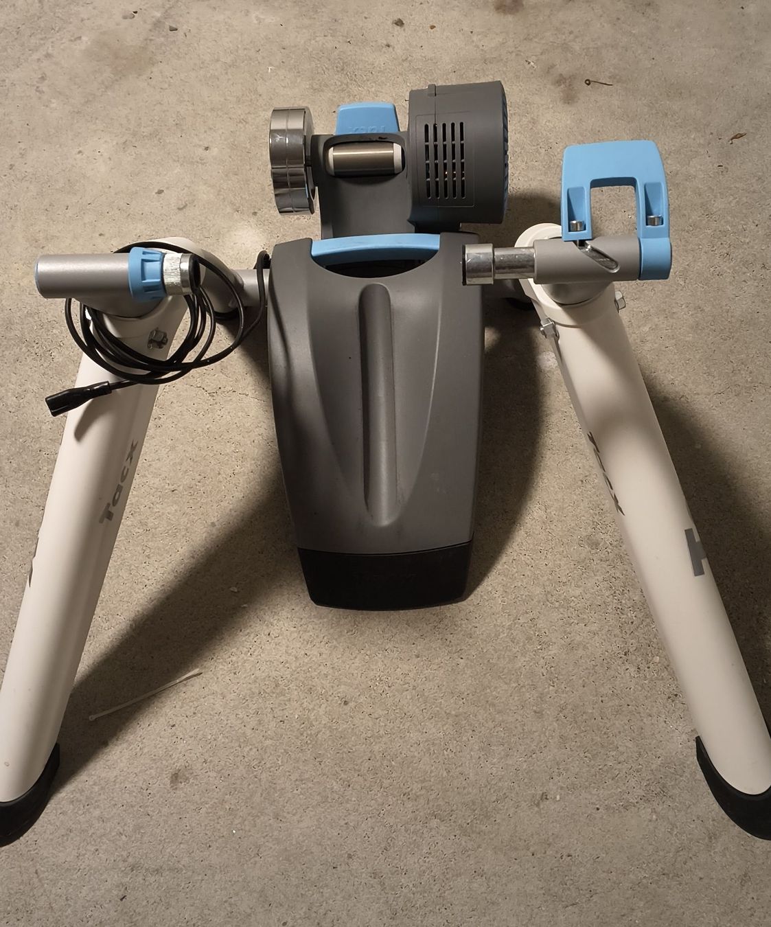 Tacx Hometrainer: Tacx Rollentrainer Flow Smart – Usato da Bonstetten venduto da mibto
