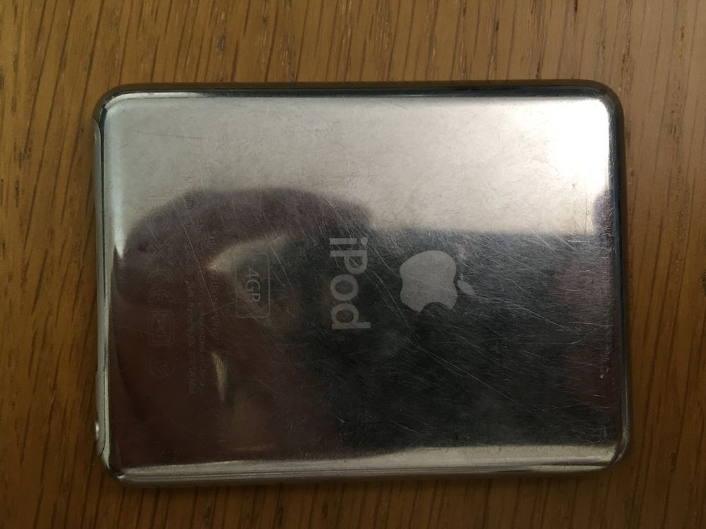 iPod nano 3, Silber, 4GB, funktionstüchtig am Strom (Gebraucht) in ...