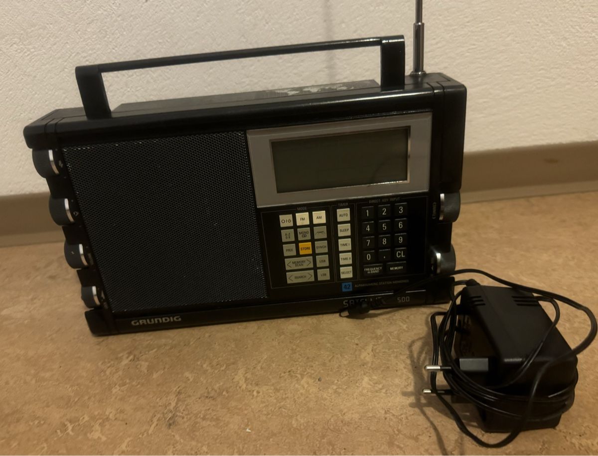 Grundig Radio: Grundig Satellit 500 Weltempfänger – Usato da Trimbach venduto da SABO-61 1