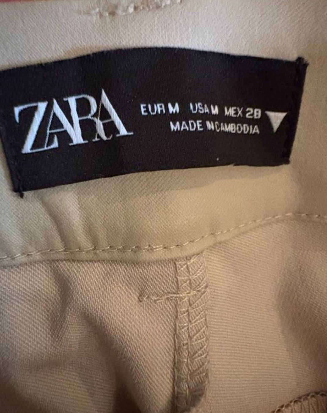 Zara Pantaloni: Kunstlederhose Gr. M – Usato da Stettlen venduto da gpa18 1