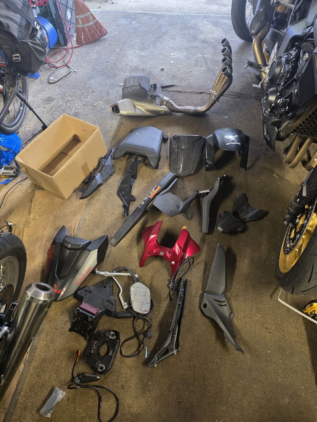 Strada: honda cb650r diverse teile – Usato da Thun venduto da fee_gj9t