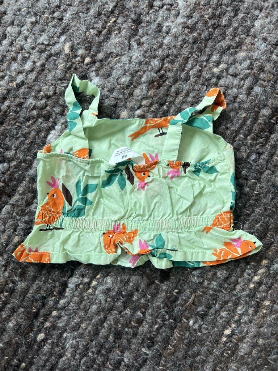 H&M Camicette, T-shirt & Top: H&M Kinder Top Gr 104 – Usato da Winterthur venduto da LeonoraCor 1
