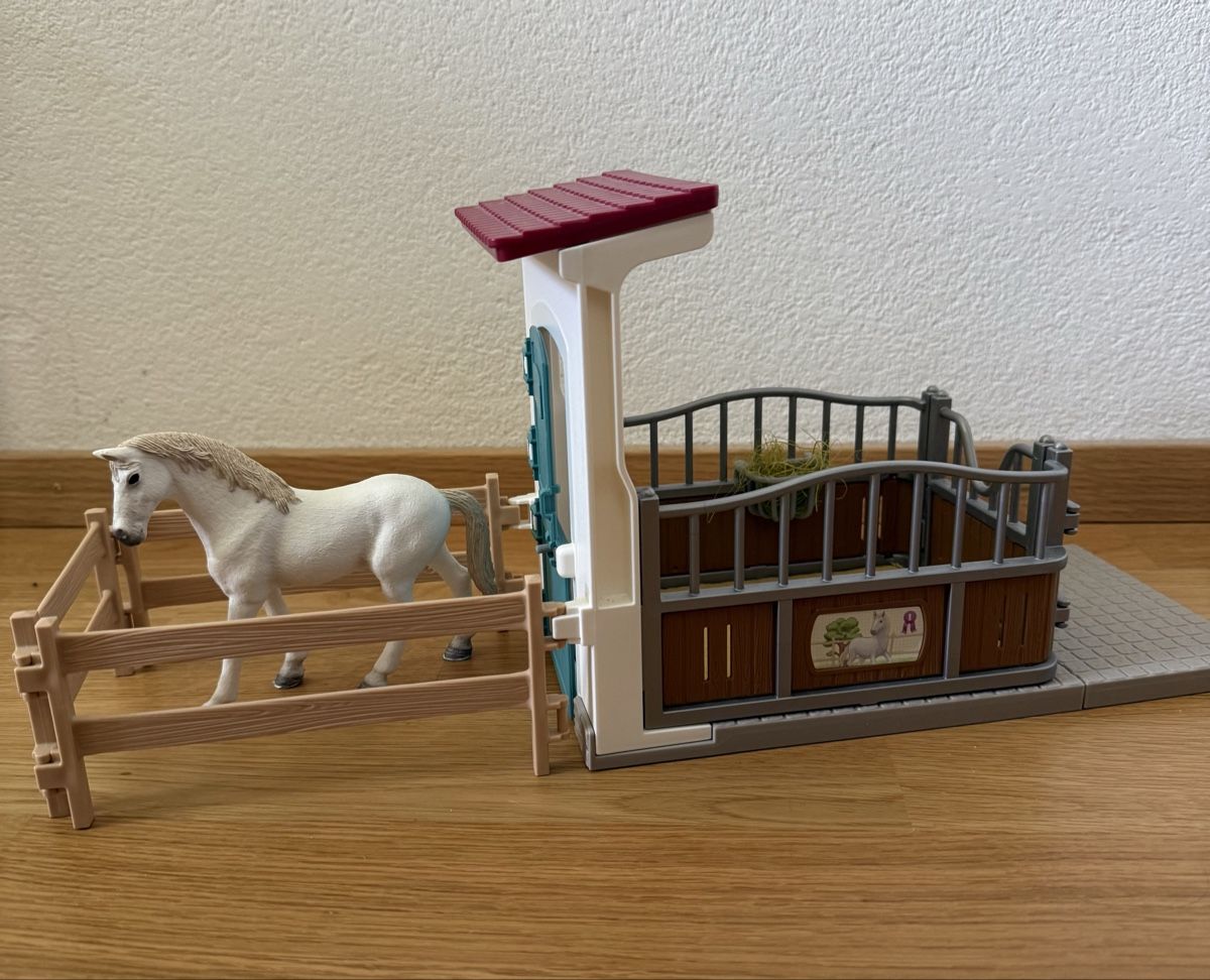 Schleich Giocattoli: Schleich Box mit Pferd – Usato da Samedan venduto da cobol01