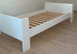 Bett weiss Holz Lattenrost gebrauchter Zustand
