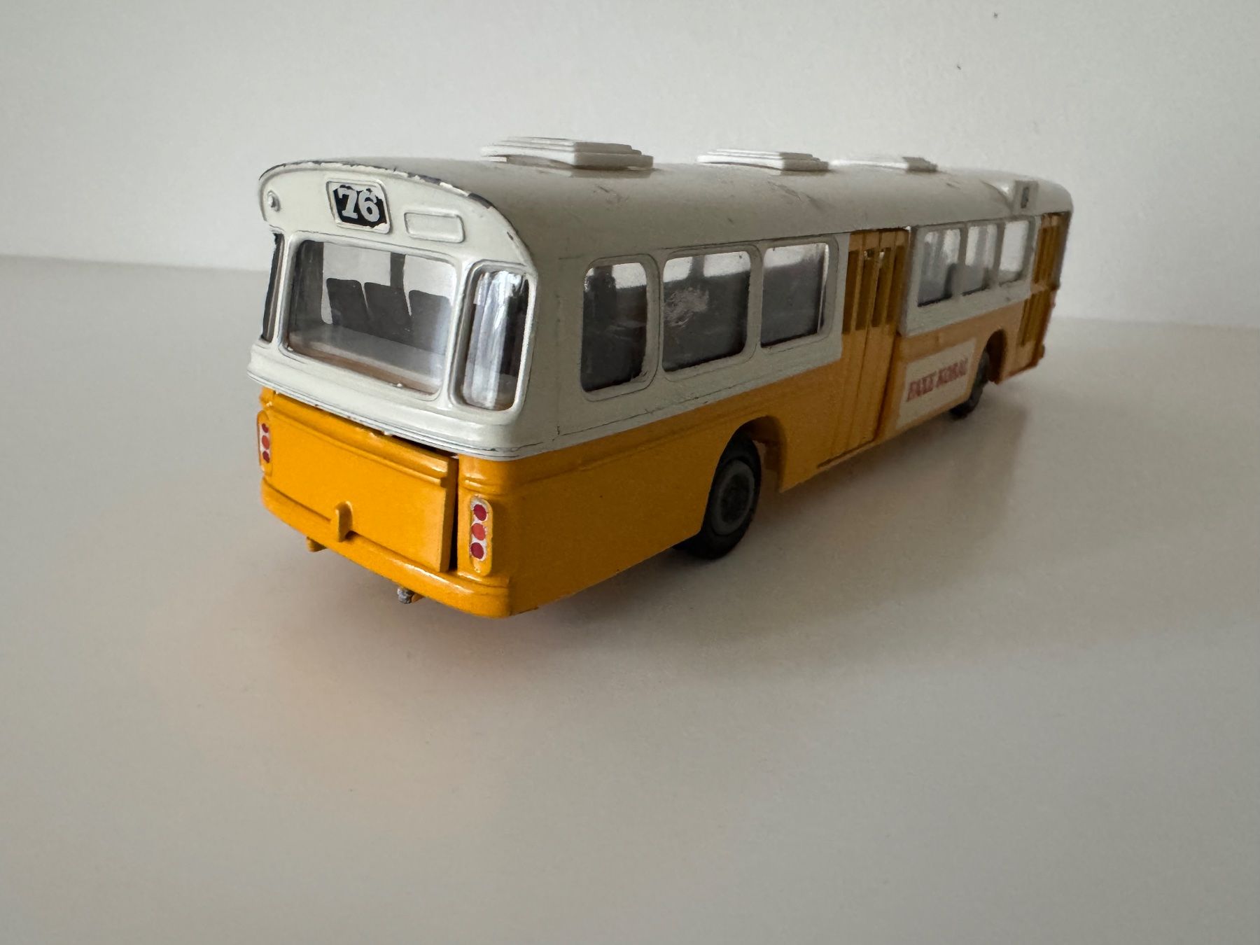 Tekno Modellini d'auto: Tekno 851 Scania CR-76 Bus – Usato da Winterthur venduto da Arma3 5