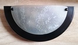 Wandlampe Form Halbmond