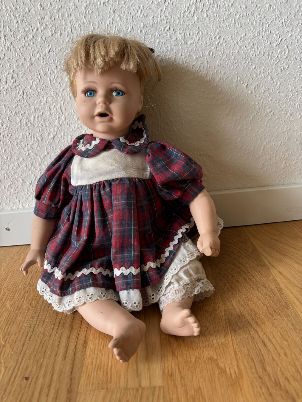 Puppen: Porzellanpuppe – Gebraucht aus Riehen von martinaaebersold