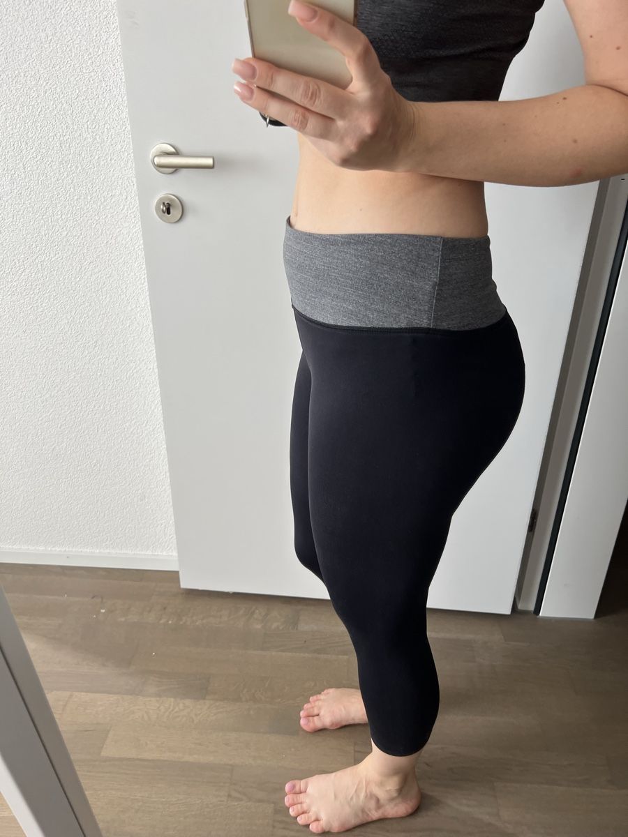 Leggings: Schwarze Powerzone Sport Leggings – Gebraucht aus Kriens von Krienserin_T 4