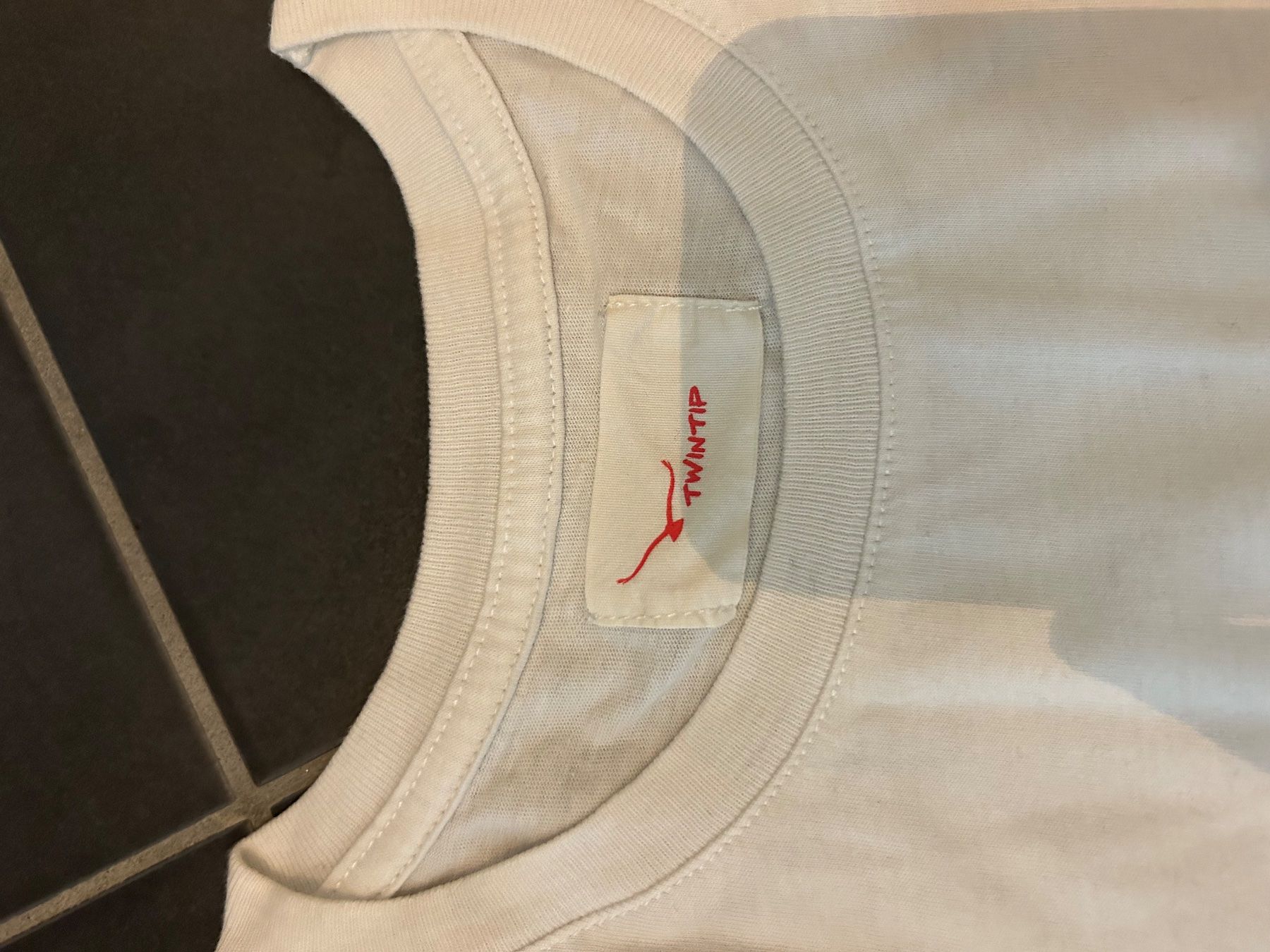 Blusen, T-Shirts & Tops: T-shirt sans manches / T. M – Gebraucht aus Daillens von guisepa 2
