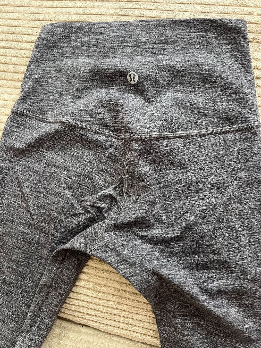 Lululemon Leggings: Lululemon Yoga pants – D'occasion à Fribourg par Monalisa_13