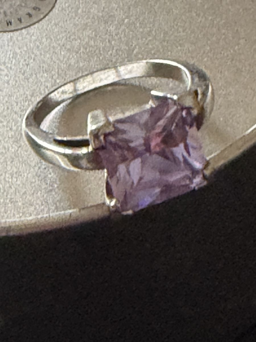 Bagues: Ring Silberfarbig lila Stein  – D'occasion à Widnau par kustercarmen 9