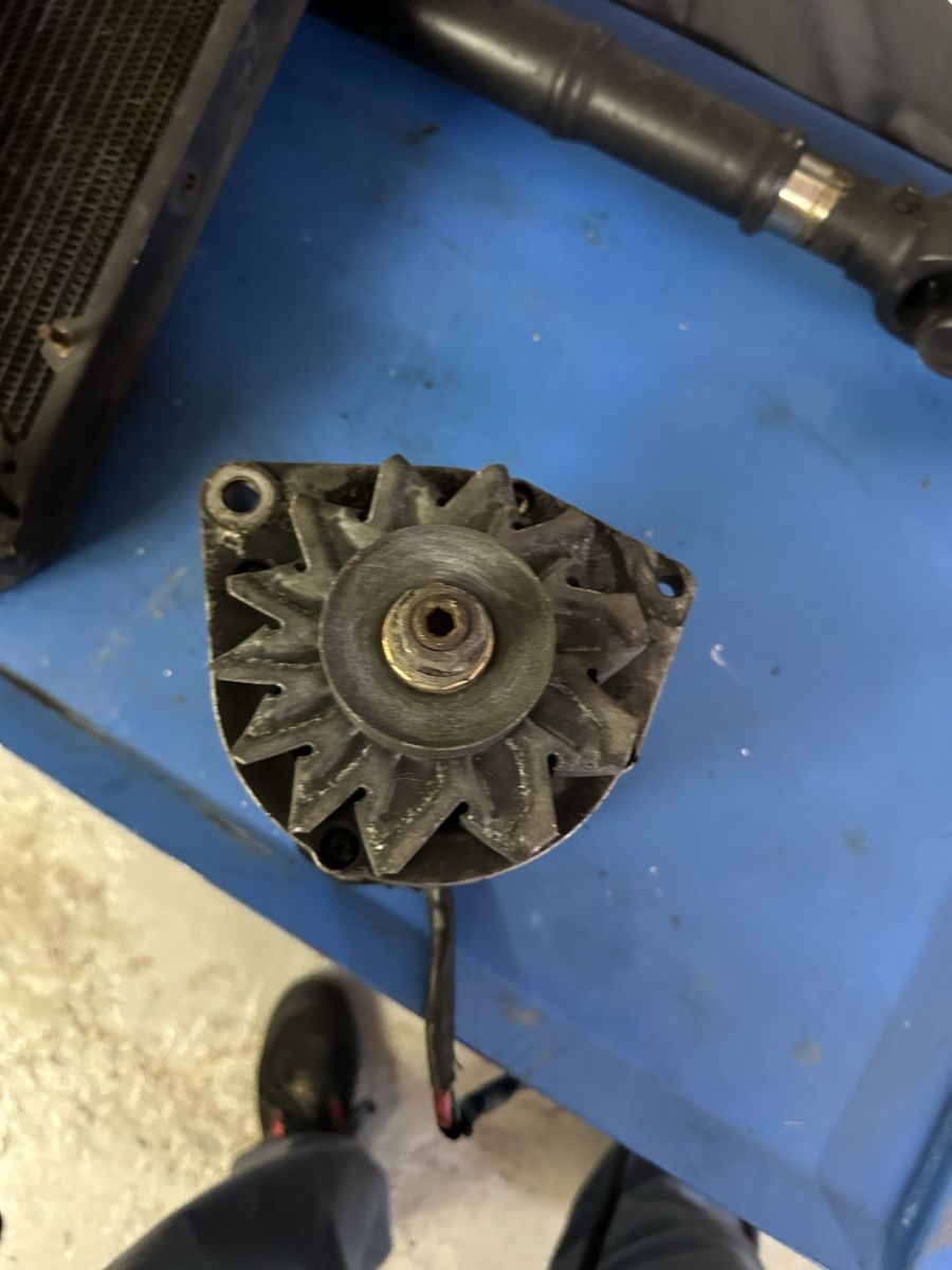 Alfa Romeo Tutti pezzi di ricambio auto: Alfa 75 Twin Spark Alternator – Usato da Kriens venduto da alfaracer 1