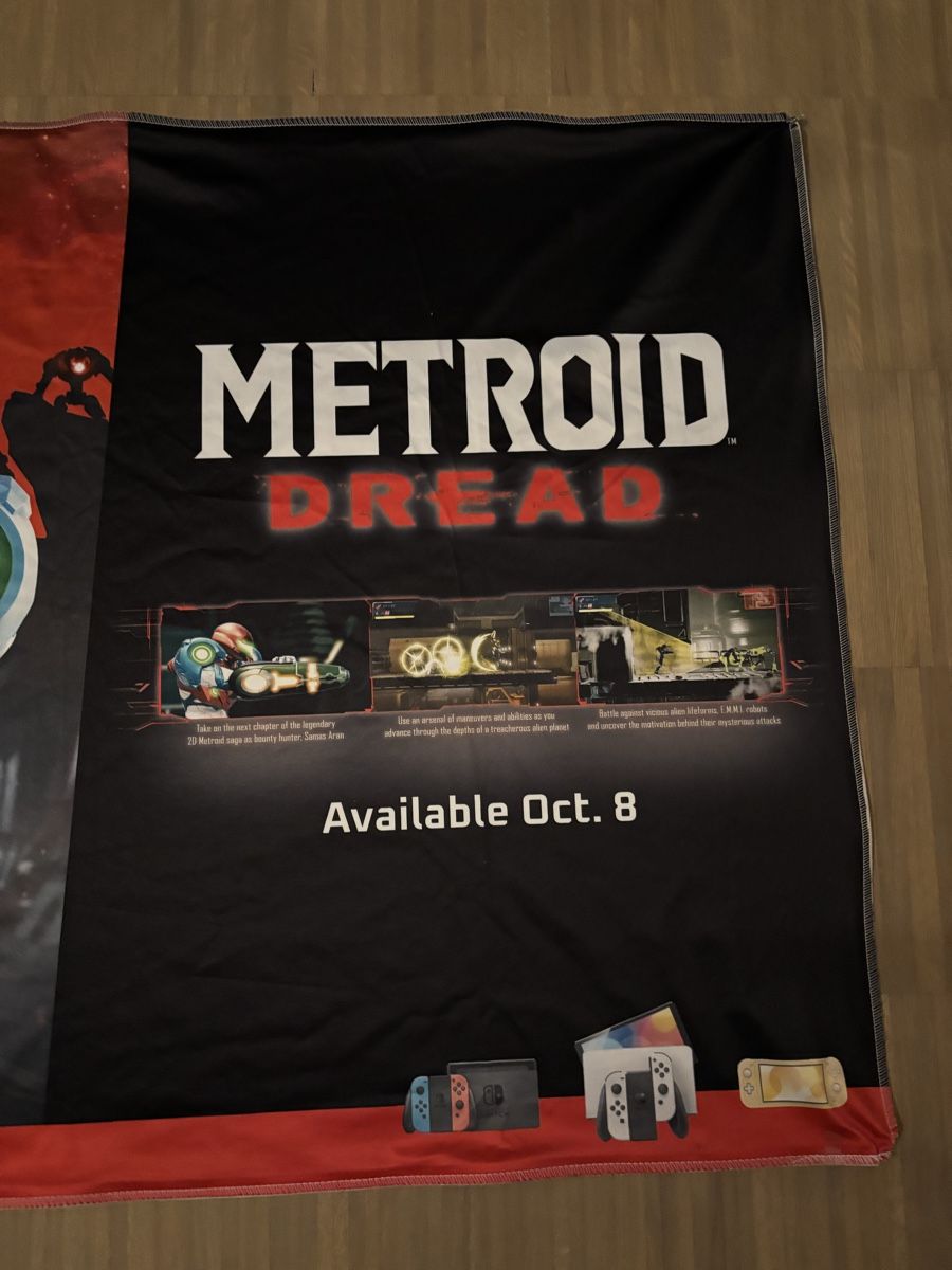 Foto & Immagini: Nintendo Switch Metroid Dread Banner Merch Display Kiosk – Usato da Kehrsatz venduto da Sash17 2