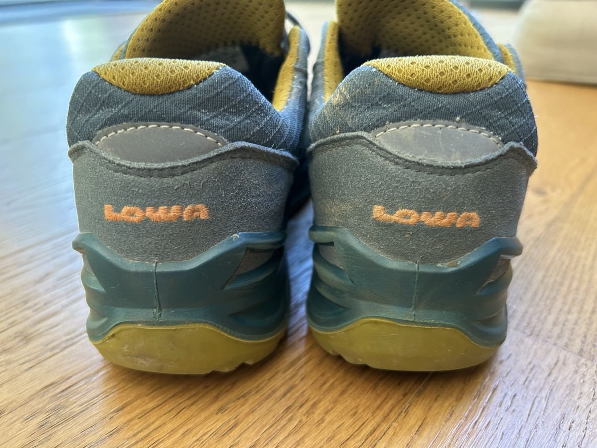Lowa Schuhe für Jungen: Wanderschuhe Lowa Gr. 35 – Gebraucht aus Rothrist von szc_9dg5 3
