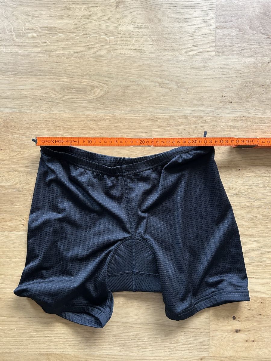 Pantalons: Radhose schwarz Grösse M  – D'occasion à Herisau par trainee0102 1