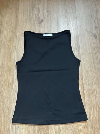 Top noir sans manches mi-long très élégant Mango neuf !