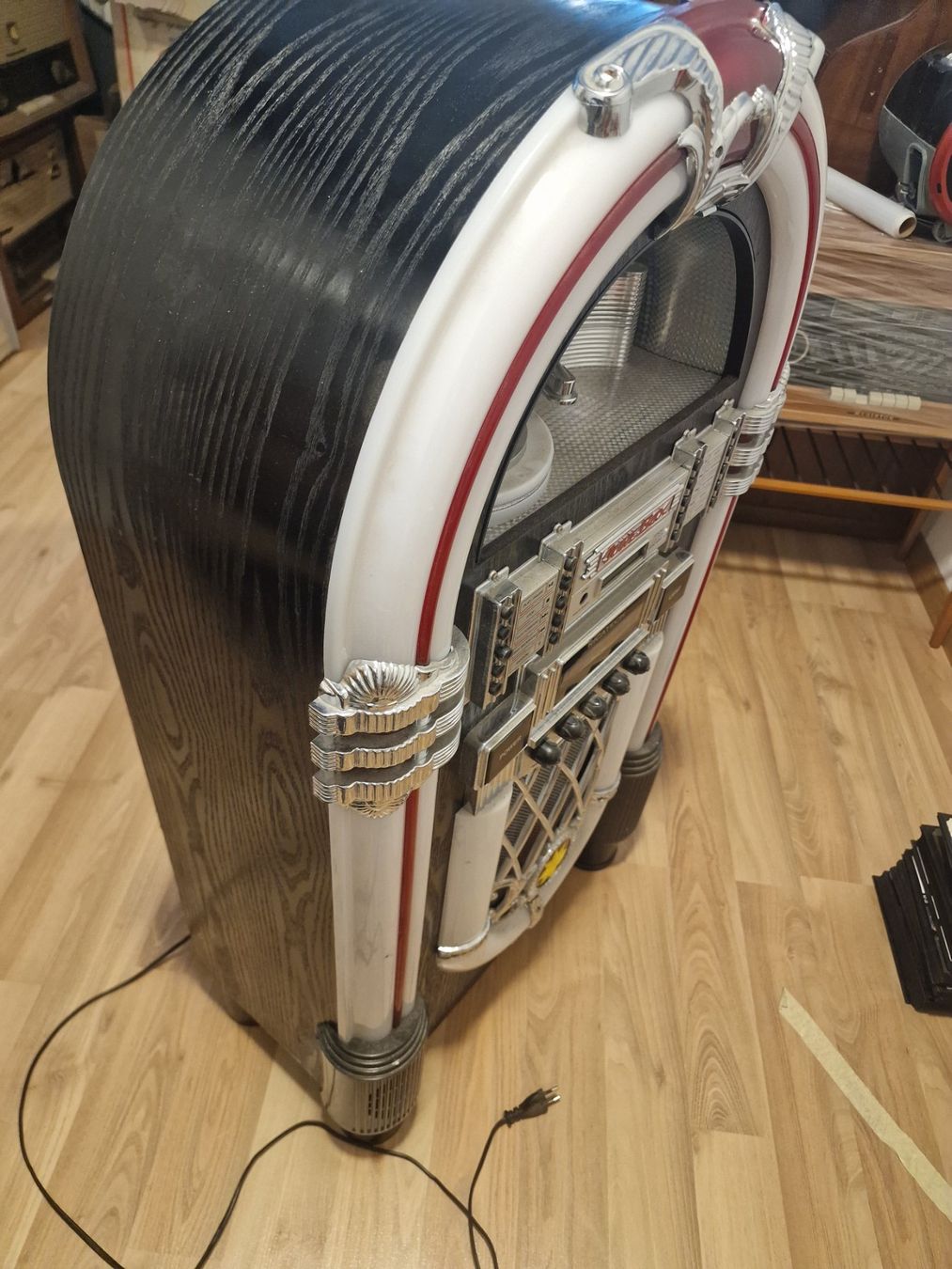 Jukebox: juke-box xxl – Difettoso da La Chaux-de-Fonds venduto da Ric_m628 3