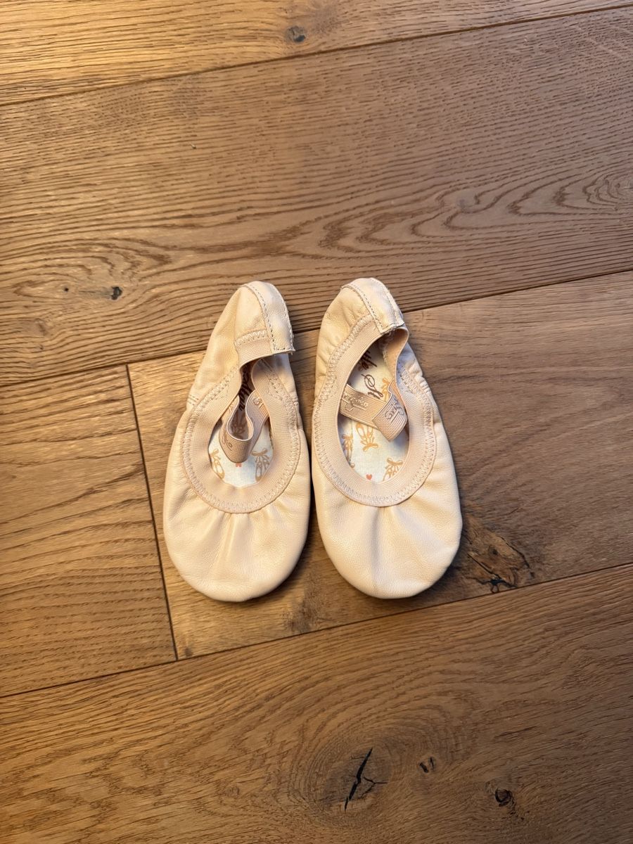 Schuhe für Mädchen: Grishko Ballett Schuhe Kinder Gr 29 – Gebraucht aus Ebikon von manit