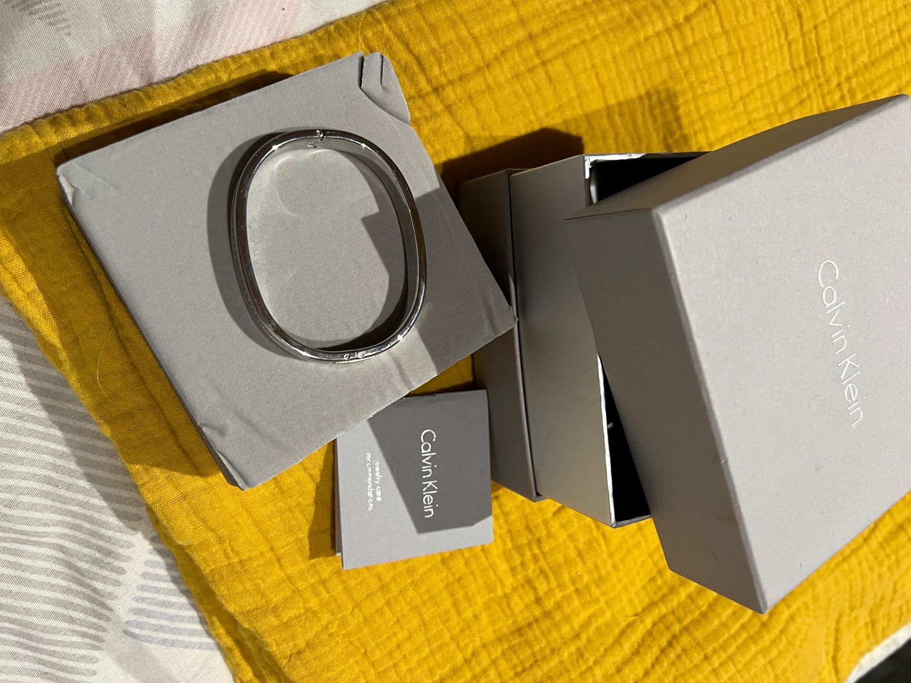 Calvin Klein Bracciali & Braccialetti: Bracelet calvin klein – Usato da St-Pierre-Clages venduto da loc_8vtz 1