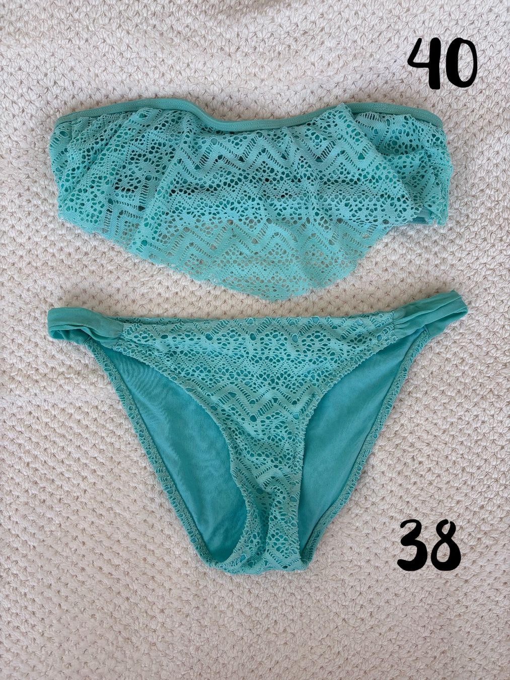 Costumi da bagno & Bikini: Bikini Set Bandeau Türkis Grösse 40/38 – Usato da Basel venduto da Tierschutz-Flohmi