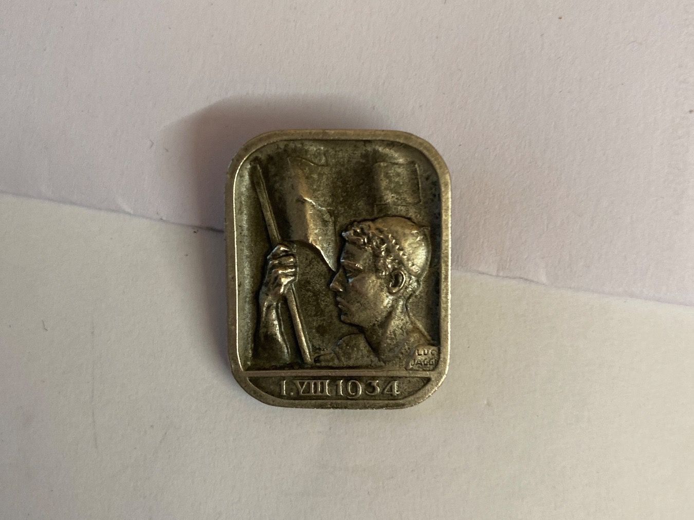 Broschen & Nadeln: BROCHE 1er AOUT 1934 – Gebraucht aus Le Brassus von cinema13 2