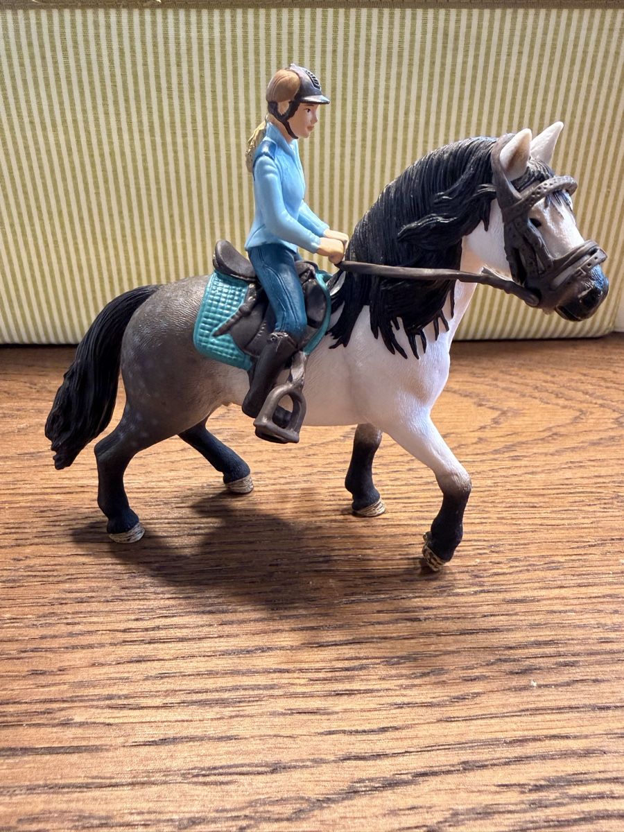 Schleich Jouets: Pferd mit Reiterin  – D'occasion à Auw par grisu81