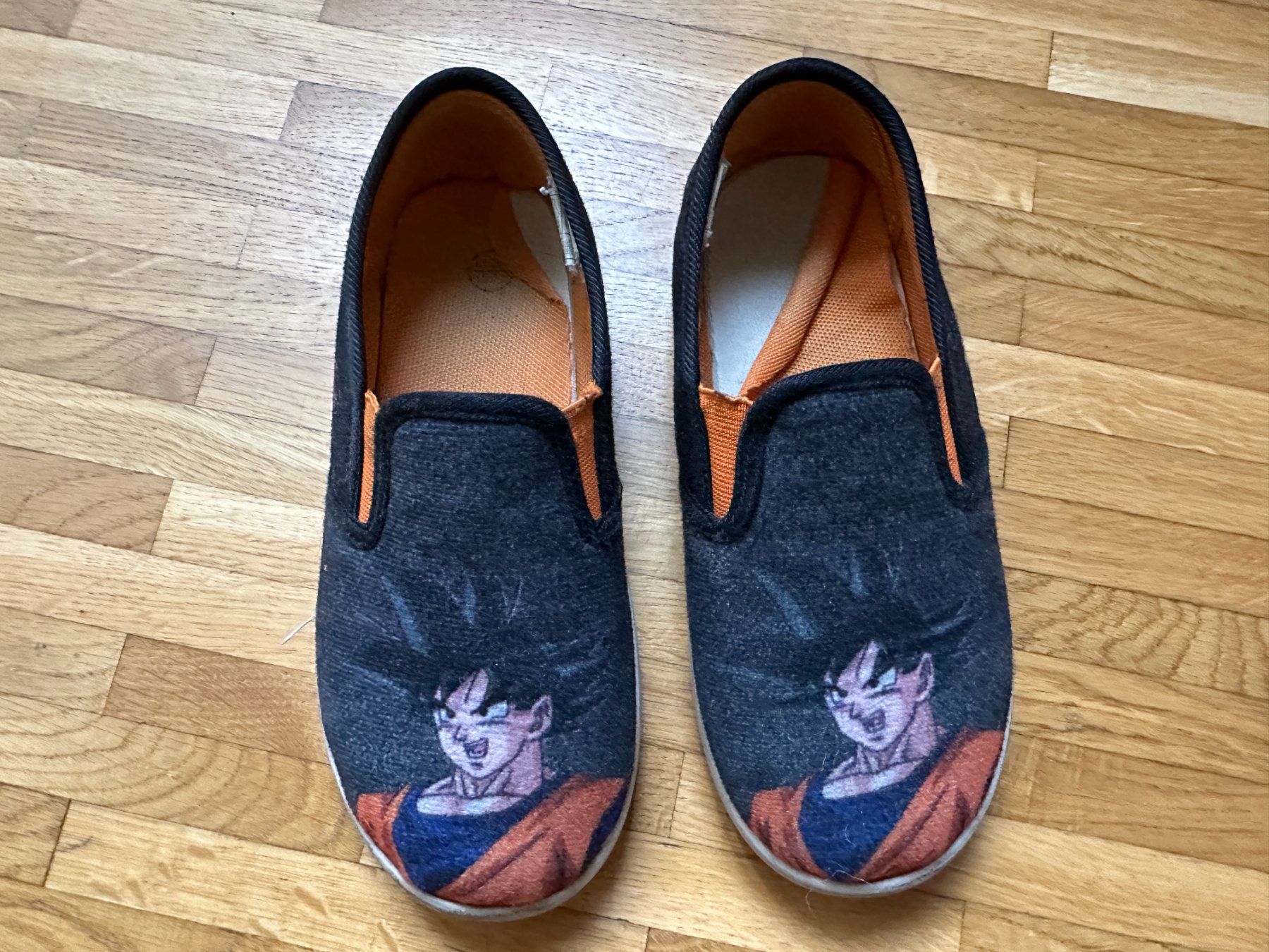 Scarpe per ragazzi: Dragonball Z Hausschuhe T31 – Usato da Lausanne venduto da brixton 2