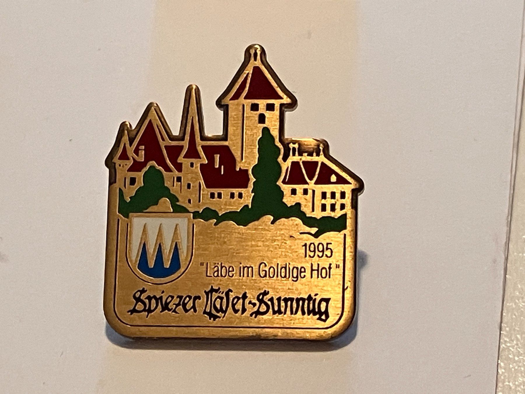 Placchette & Badge: 1 Pin Spiezer Läset Sunntig 1995 – Usato da Basel venduto da djwwpp