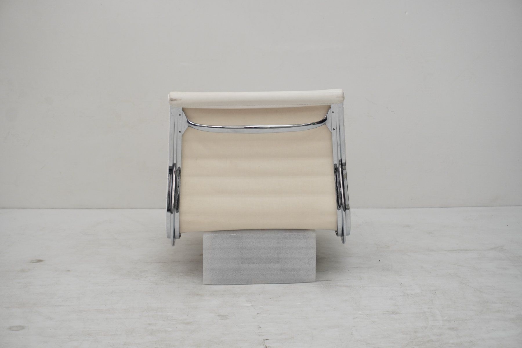 Vitra Chaises: Vitra EA117 Schale Kunstleder weiss – D'occasion à Bad Zurzach par QLASSIQ 4