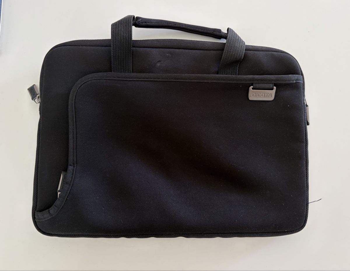 Notebook: LIFE E2215T Notebook mit Tasche und Netzteil – Usato da Nussbaumen AG venduto da aline.ha 4