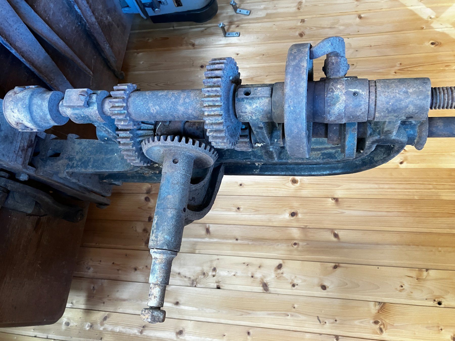 Tutti gli attrezzi: Antiker Tischbohrer, ohne Strom! – Usato da Zürich venduto da SAMOHT8037 3