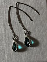 Boucles argent avec cabochon vert émeraude en verre