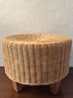 Runder Hocker aus Rattan geflochten
