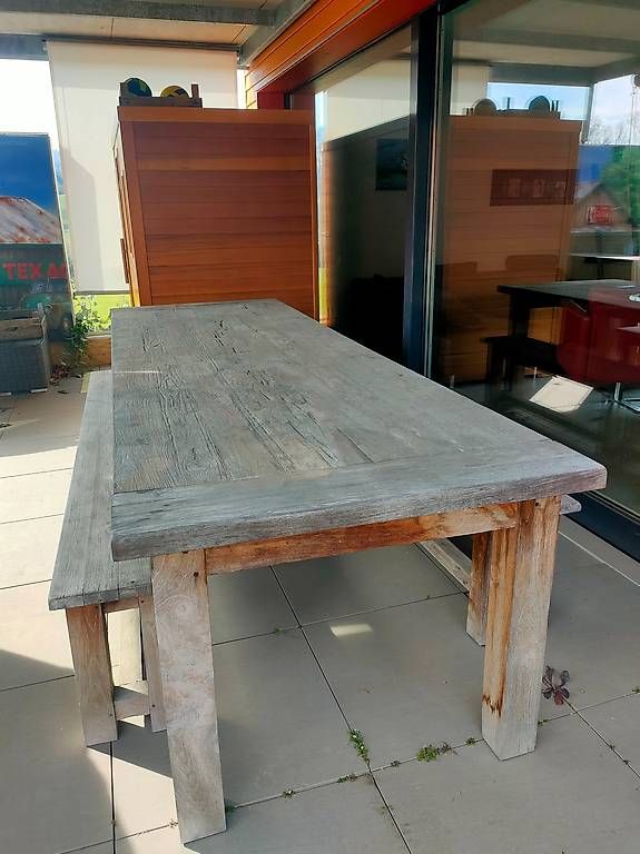 Set di tavolo e panche: Massiv Holz - einmalig - jetzt als Schnäppchen! – Usato da Kirchleerau venduto da mam_vb2m 1