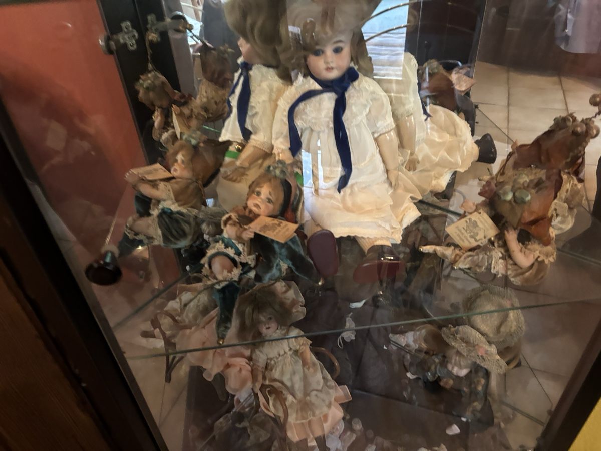 Bambole: Puppen aus Sammlung auf Wunsch mit Vitrine – Usato da Grellingen venduto da Grillerino1349 6